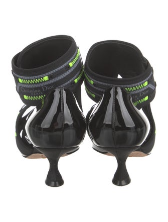 Christian Dior x Roger Vivier Patent Leather Pumps