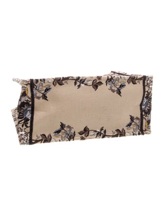 Christian Dior Jardin d’Hiver Book Medium 2022