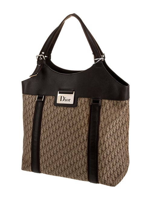 Christian Dior Diorissimo Street Chic