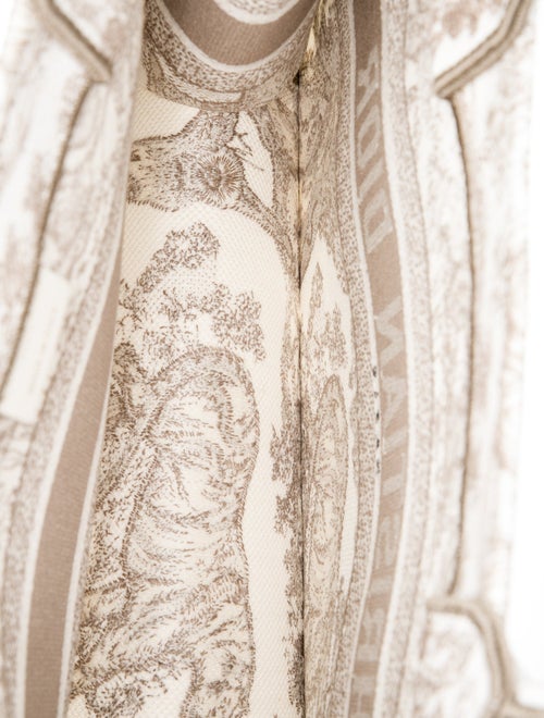 Christian Dior Toile de Jouy Book Medium 2025