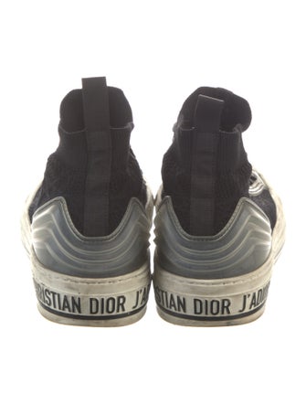 Christian Dior Walk' N' Dior Cannage Mid Sneakers