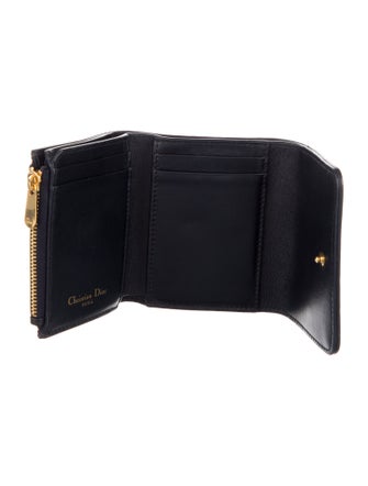 Christian Dior 2022 30 Montaigne Compact Wallet