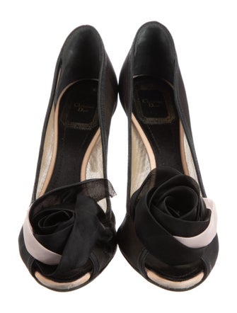 Christian Dior Mesh Bow Accents Pumps