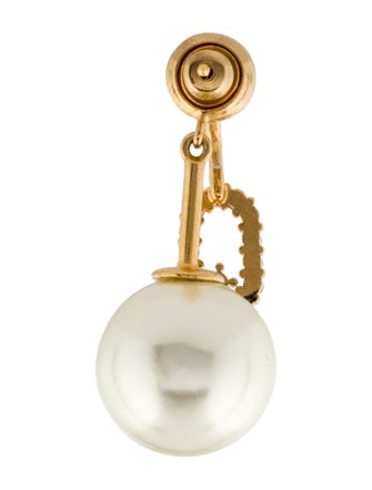 Christian Dior My ABCDior Tribales Letter Q Earring