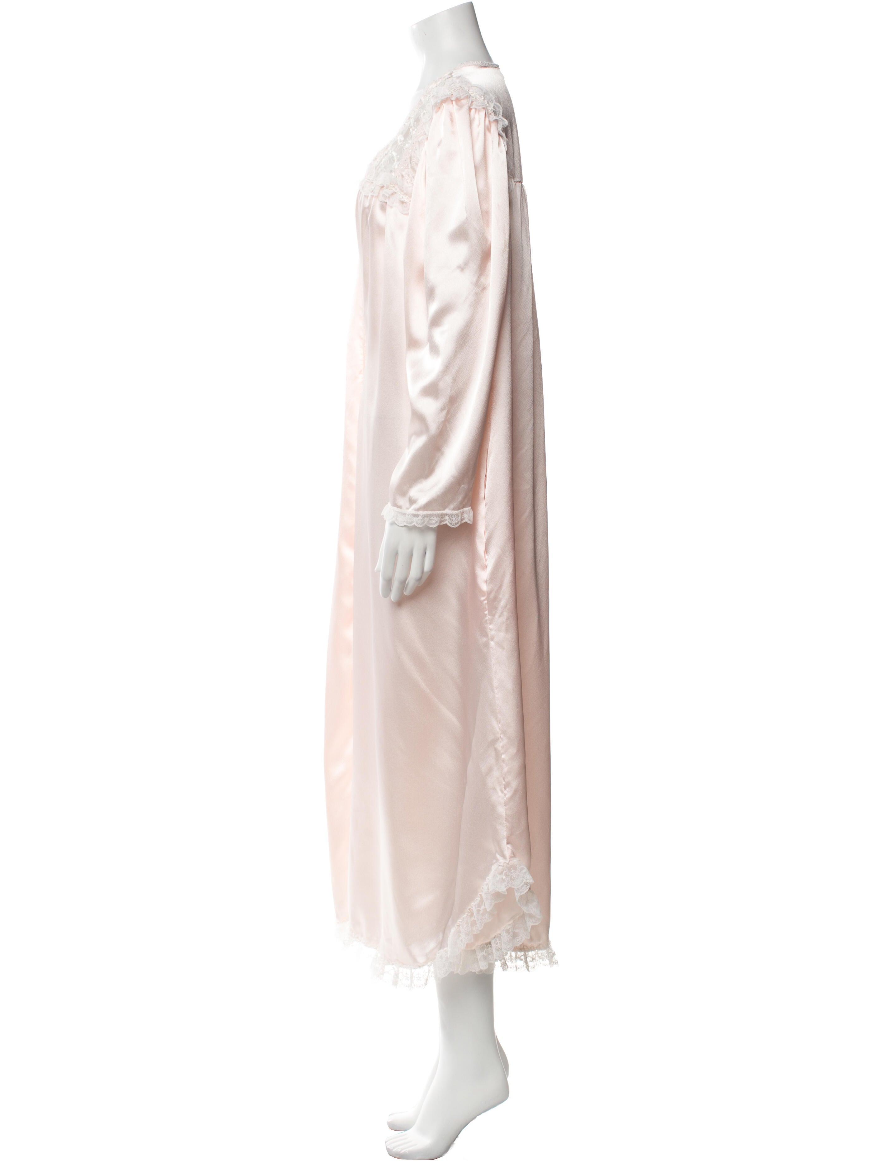 Christian Dior Vintage Embroidered Accent Robe