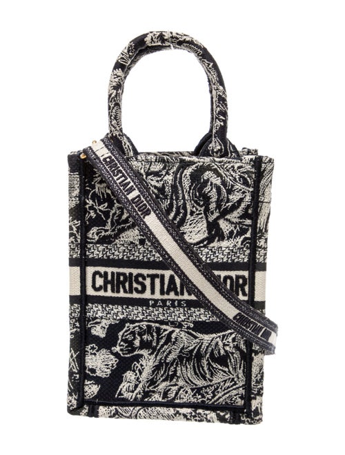 Christian Dior Canvas Book 2022