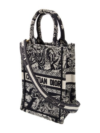 Christian Dior Canvas Book 2022