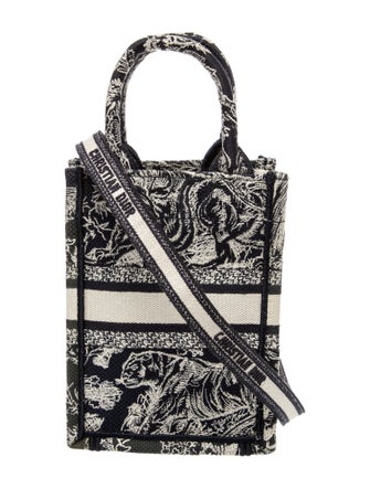 Christian Dior Canvas Book 2022