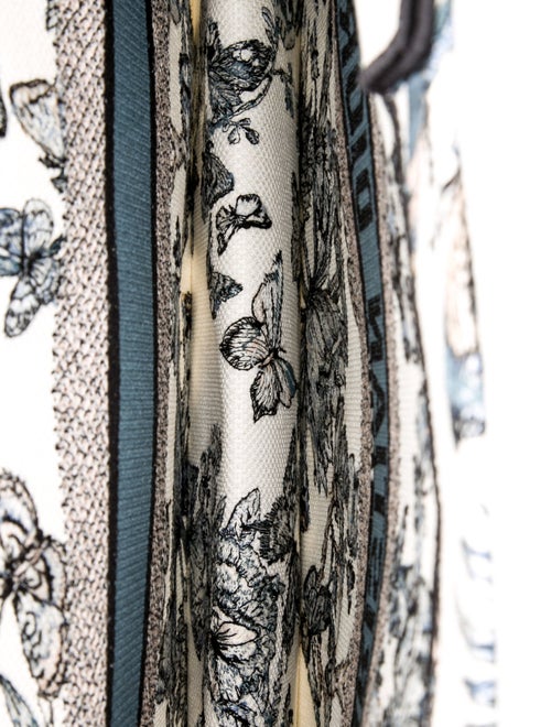 Christian Dior Toile de Jouy Book Large 2023