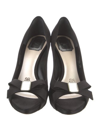 Christian Dior Velvet Bow Accents Pumps