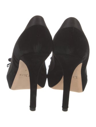 Christian Dior Velvet Bow Accents Pumps