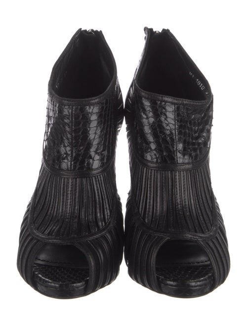 Christian Dior Leather D'Orsay Pumps