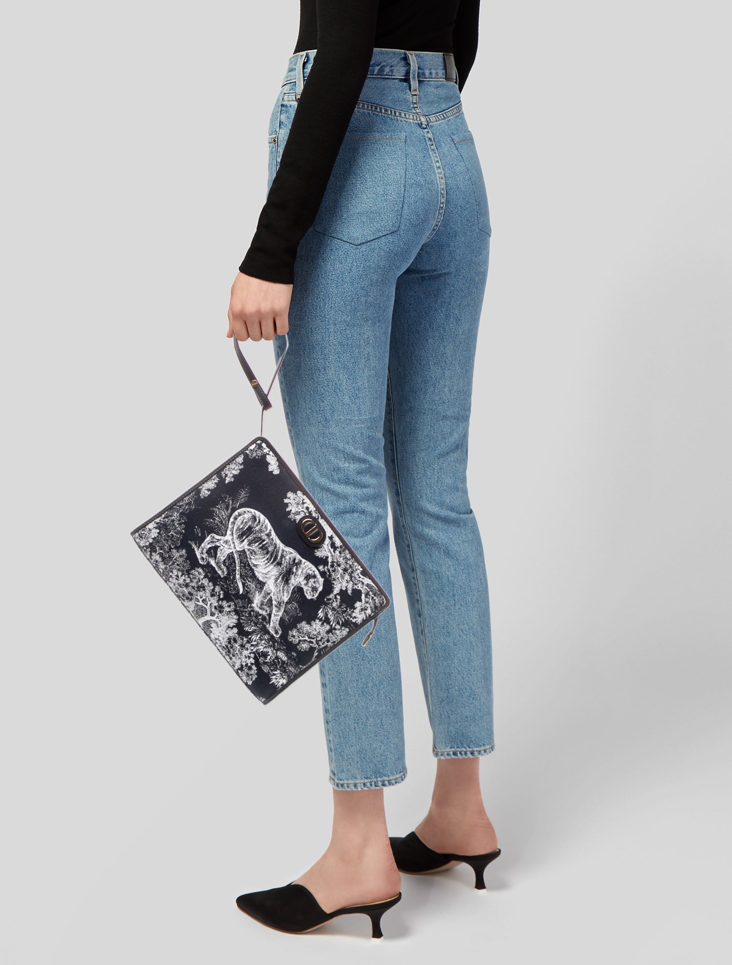 Christian Dior Canvas 30 Montaigne 2023