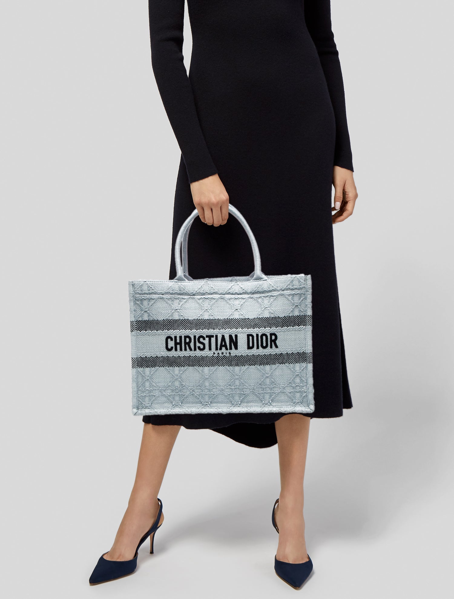Christian Dior Cannage Book Medium 2024