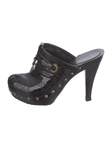 Pre-owned Dior Patent Leather Mules In Black