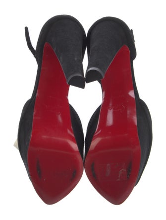 Christian Louboutin Nenecheritza 160 Suede T-Strap Pumps