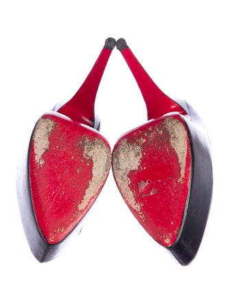 Christian Louboutin Leather Daffodile Pumps