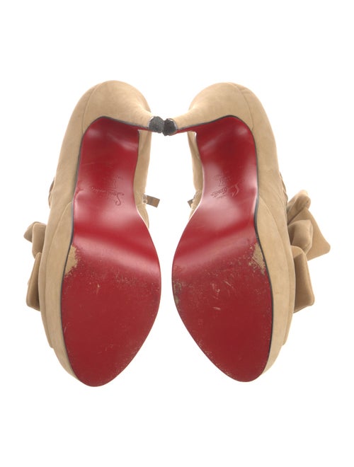 Christian Louboutin Leather Bow Accents Pumps