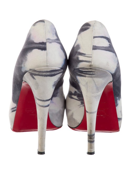 Christian Louboutin Very Prive 100 Suede Pumps