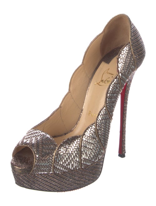Christian Louboutin Scalloped Accent Pumps
