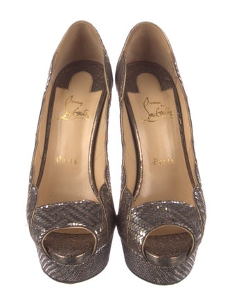 Christian Louboutin Scalloped Accent Pumps