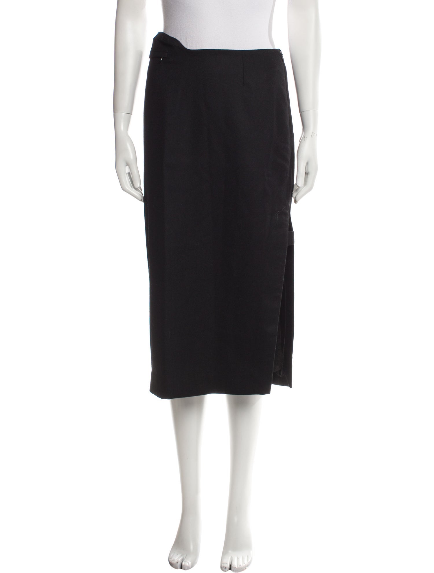 Commission The RealReal