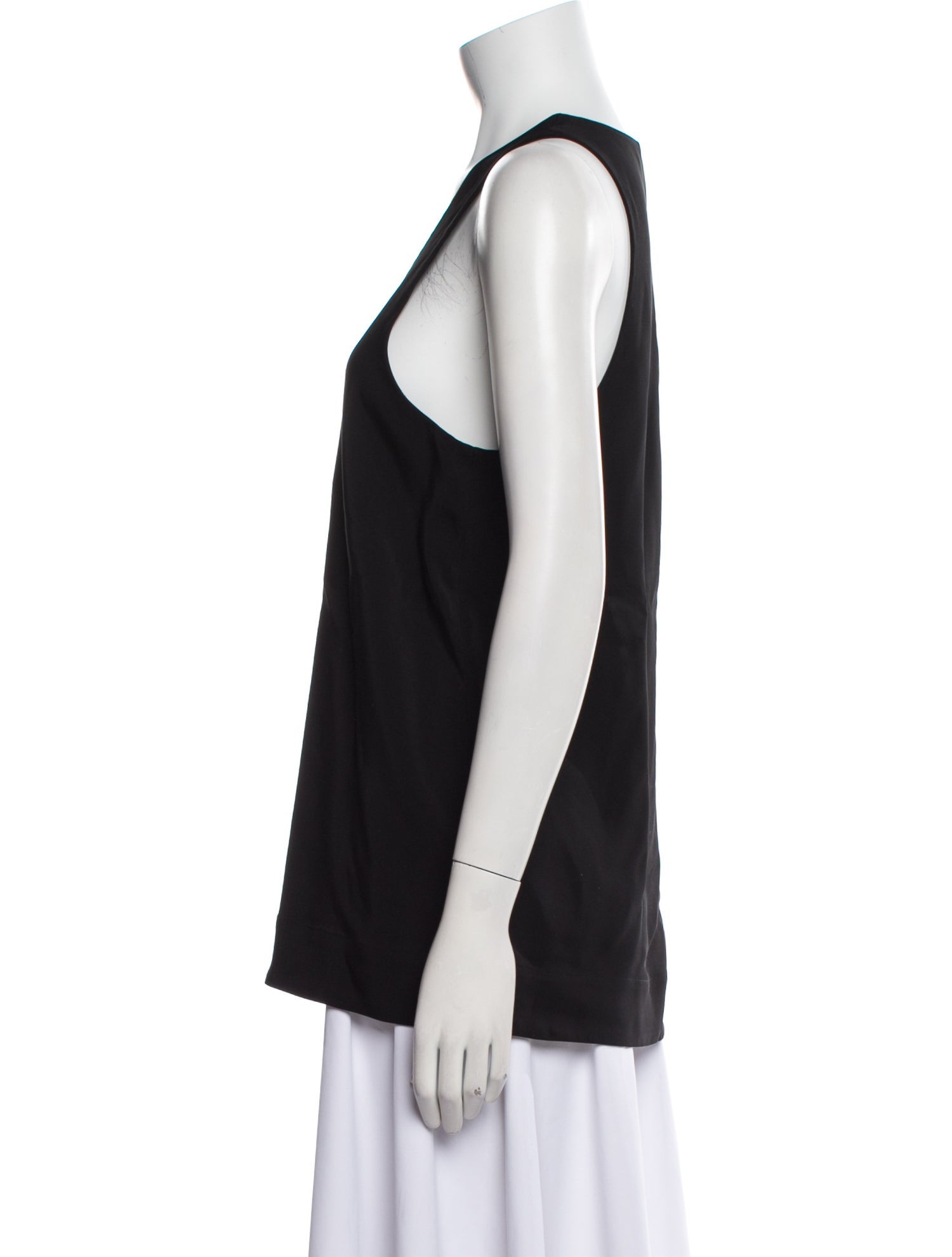 Co. Scoop Neck Sleeveless Top