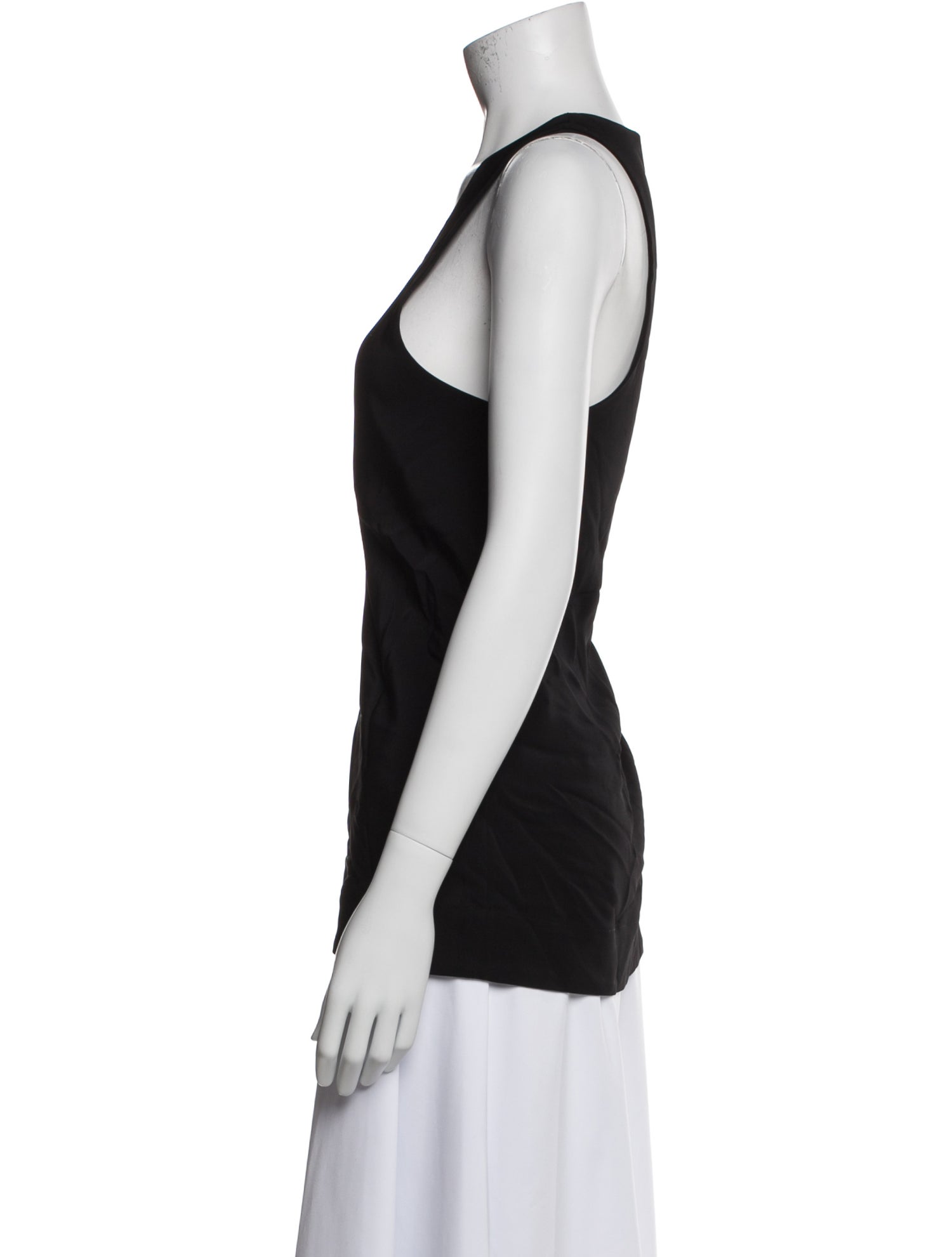 Co. Scoop Neck Sleeveless Top