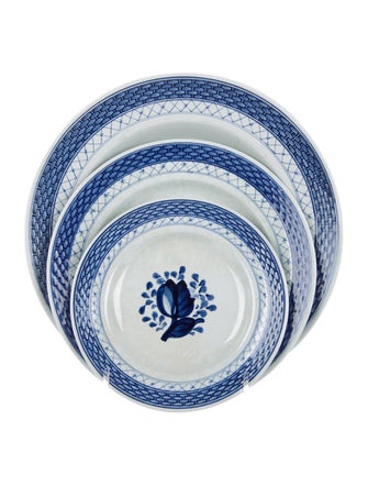 Royal Copenhagen 25-Piece Aluminia Tranquebar Tableware Set