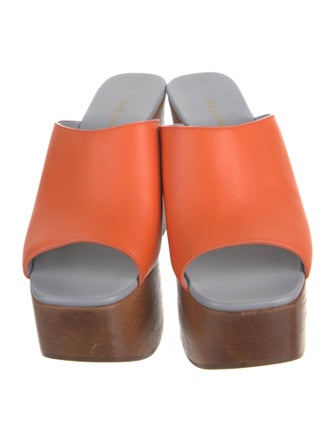 Dolce & Gabbana Leather Slides