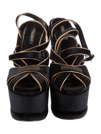Dolce & Gabbana Velvet Pumps