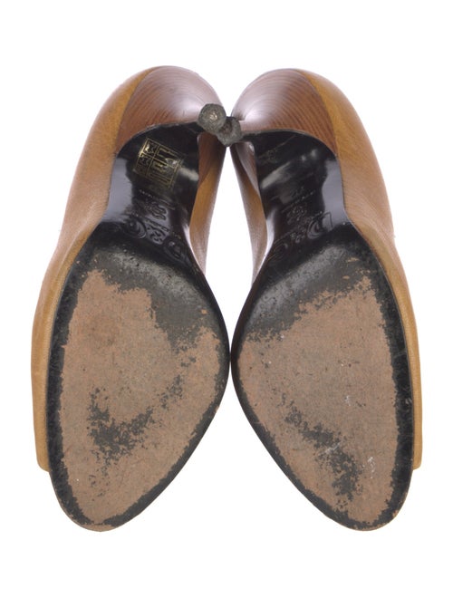 Dolce & Gabbana Leather Pumps