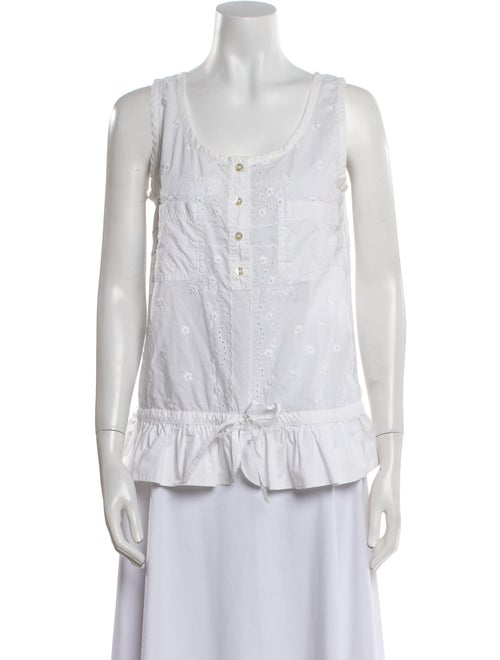 D&G Scoop Neck Sleeveless Top