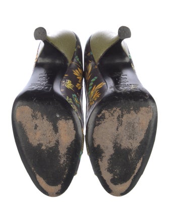 Dolce & Gabbana Leather Floral Print Pumps