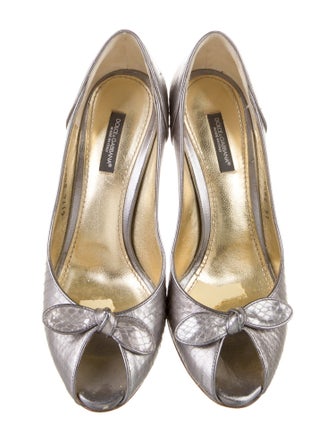 Dolce & Gabbana Snakeskin Bow Accents Pumps