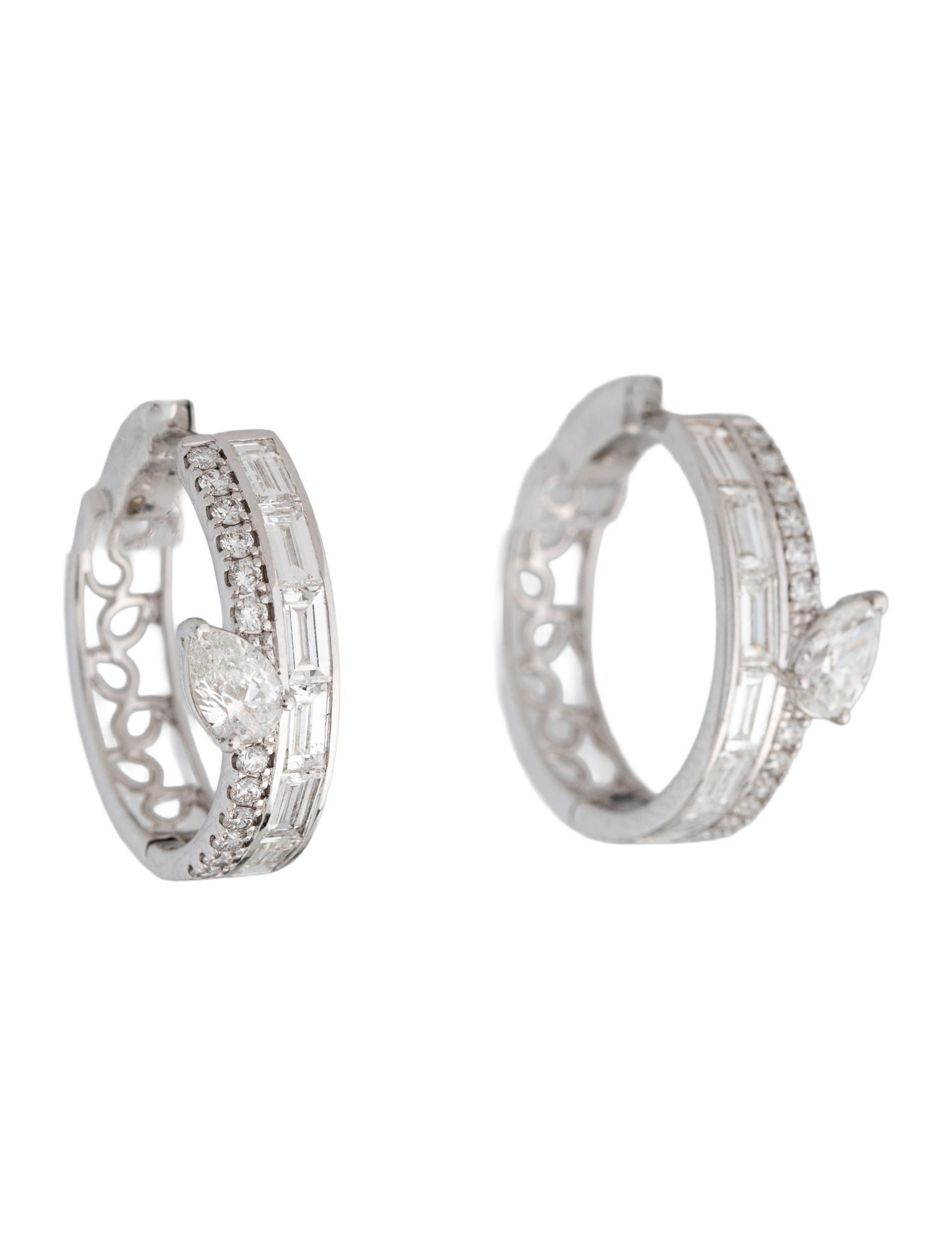 Daniella Design 18K 2.64ctw Diamond Hoop Earrings