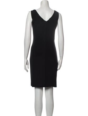 Donald Deal V-Neck Knee-Length Dress