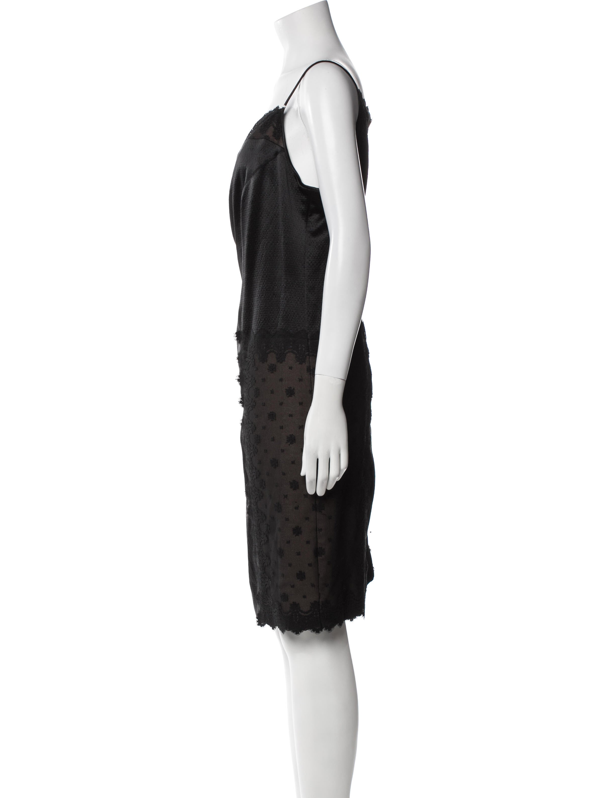 Donald Deal Square Neckline Knee-Length Dress