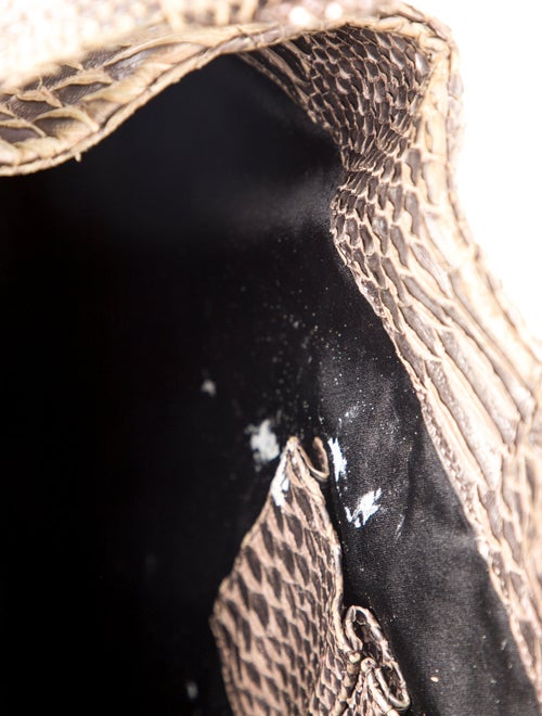 Devi Kroell Python Hobo