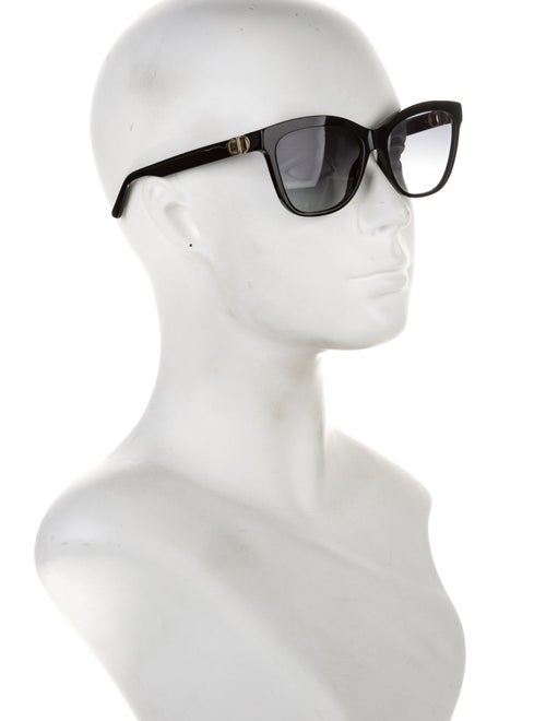 Christian Dior 30 Montaigne Mini Oversize Sunglasses