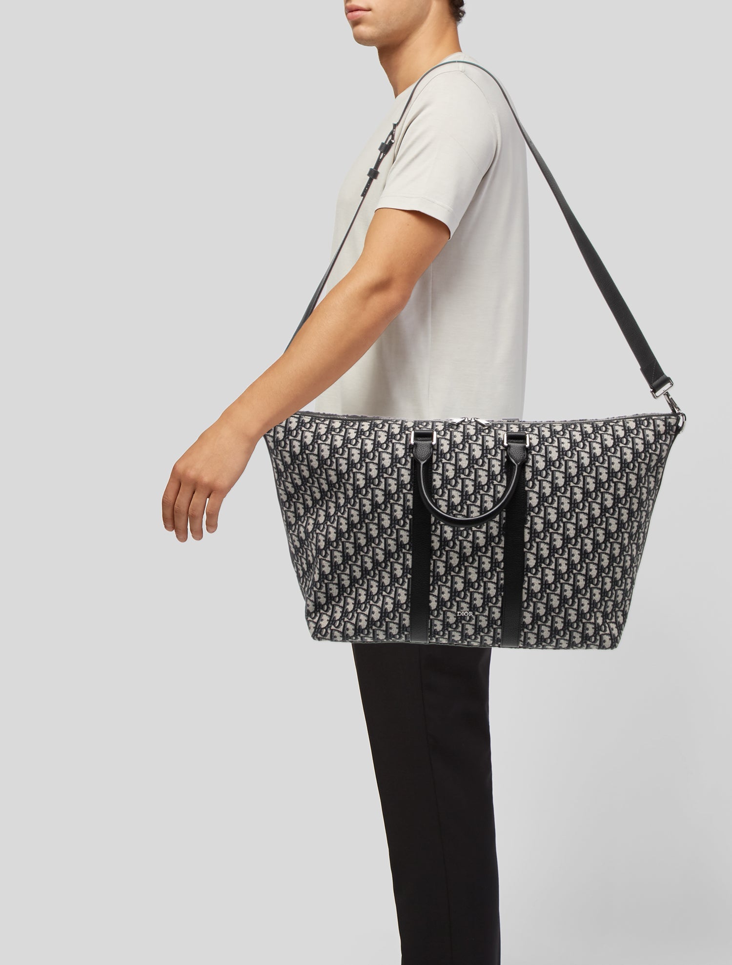 DIOR MEN Oblique Jacquard Weekender Bag 2024