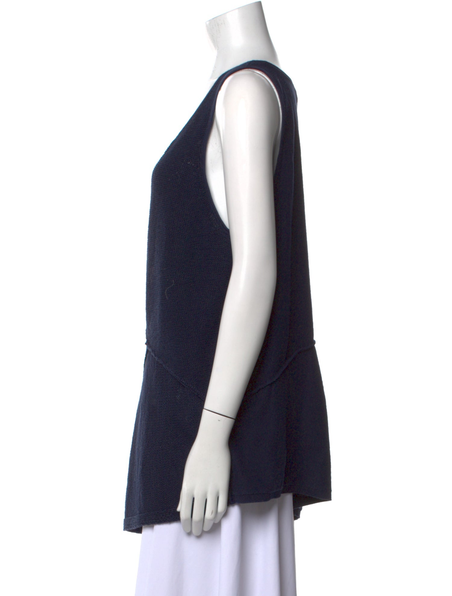 Donna Karan Scoop Neck Sleeveless Top