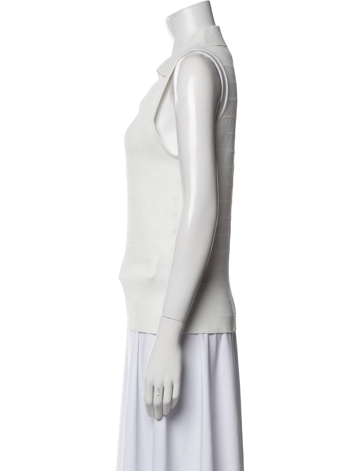 Donna Karan V-Neck Sleeveless Top