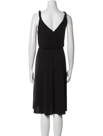 Donna Karan V-Neck Knee-Length Dress