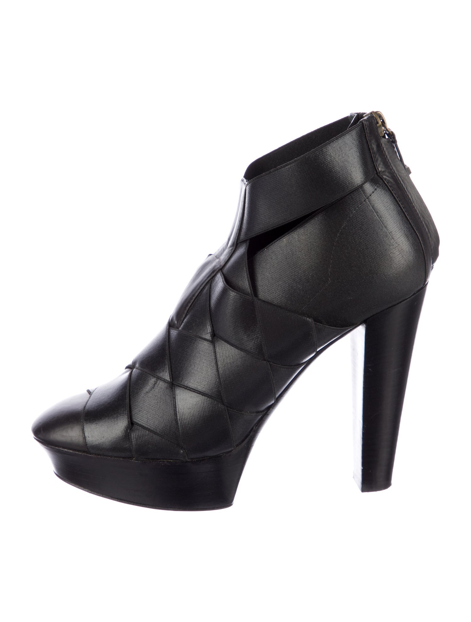 Donna Karan Leather Pumps