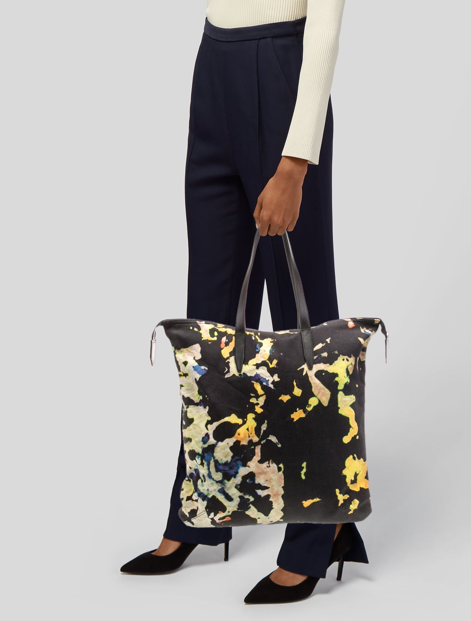 送料関税込【Dries Van Noten】ツイストサテントートバッグ Dries Van Noten Handbags | The RealReal