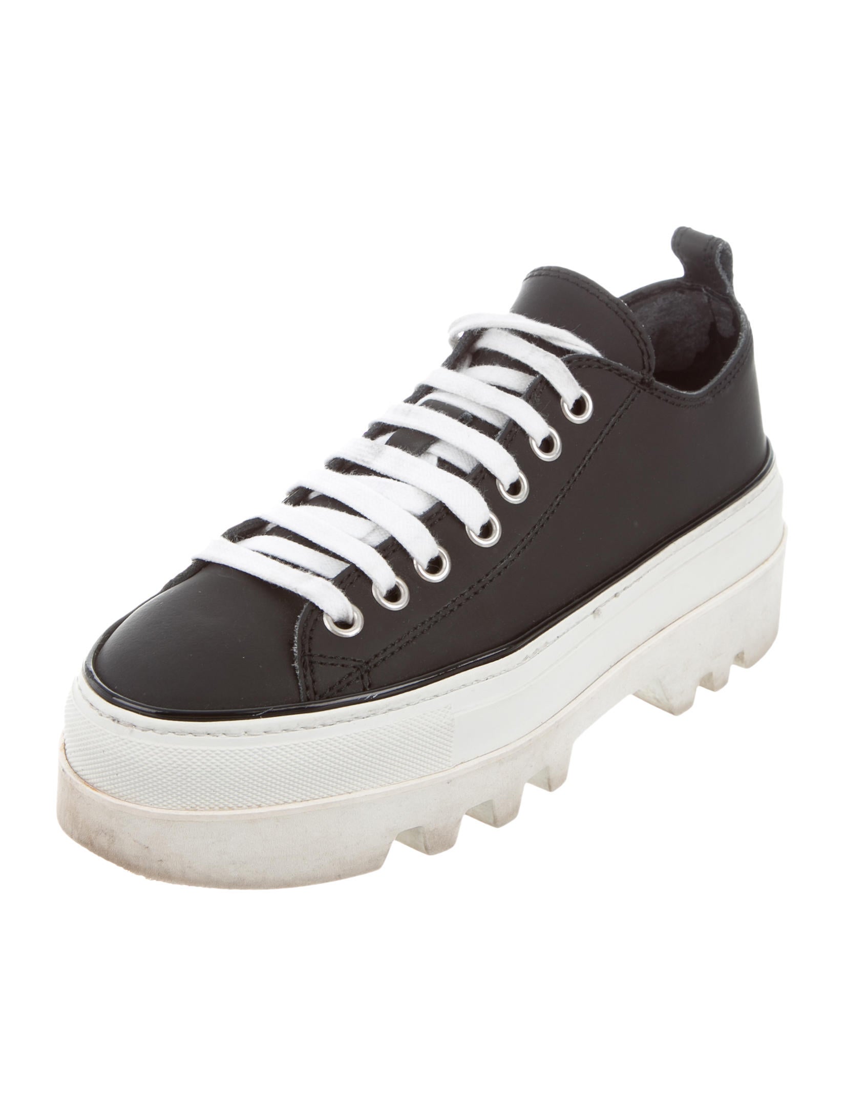 leather low top sneakers dsquared 178 leather low top sneakers shoes dsq26428 leather low top sneakers dsquared 178 leather low top sneakers shoes dsq26428