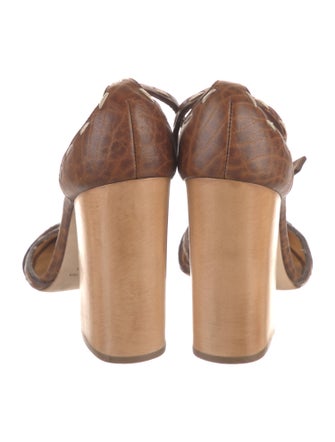 Dsquared² Leather D'Orsay Pumps