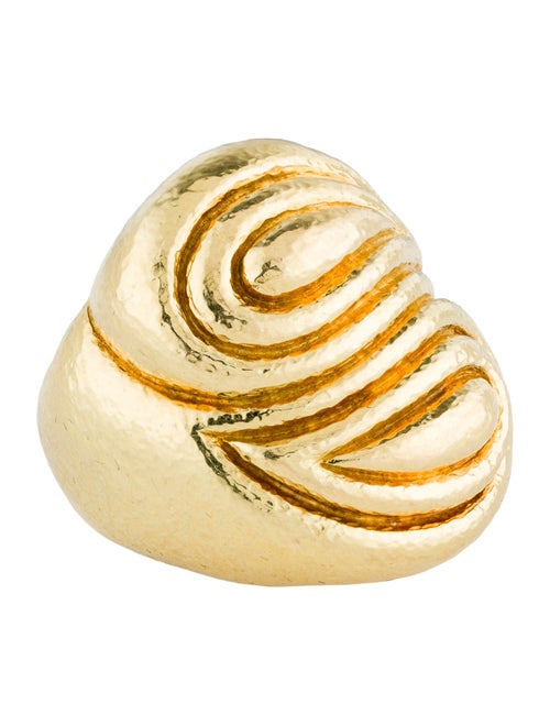 David Webb 18K Swirl Hammered Cocktail Ring