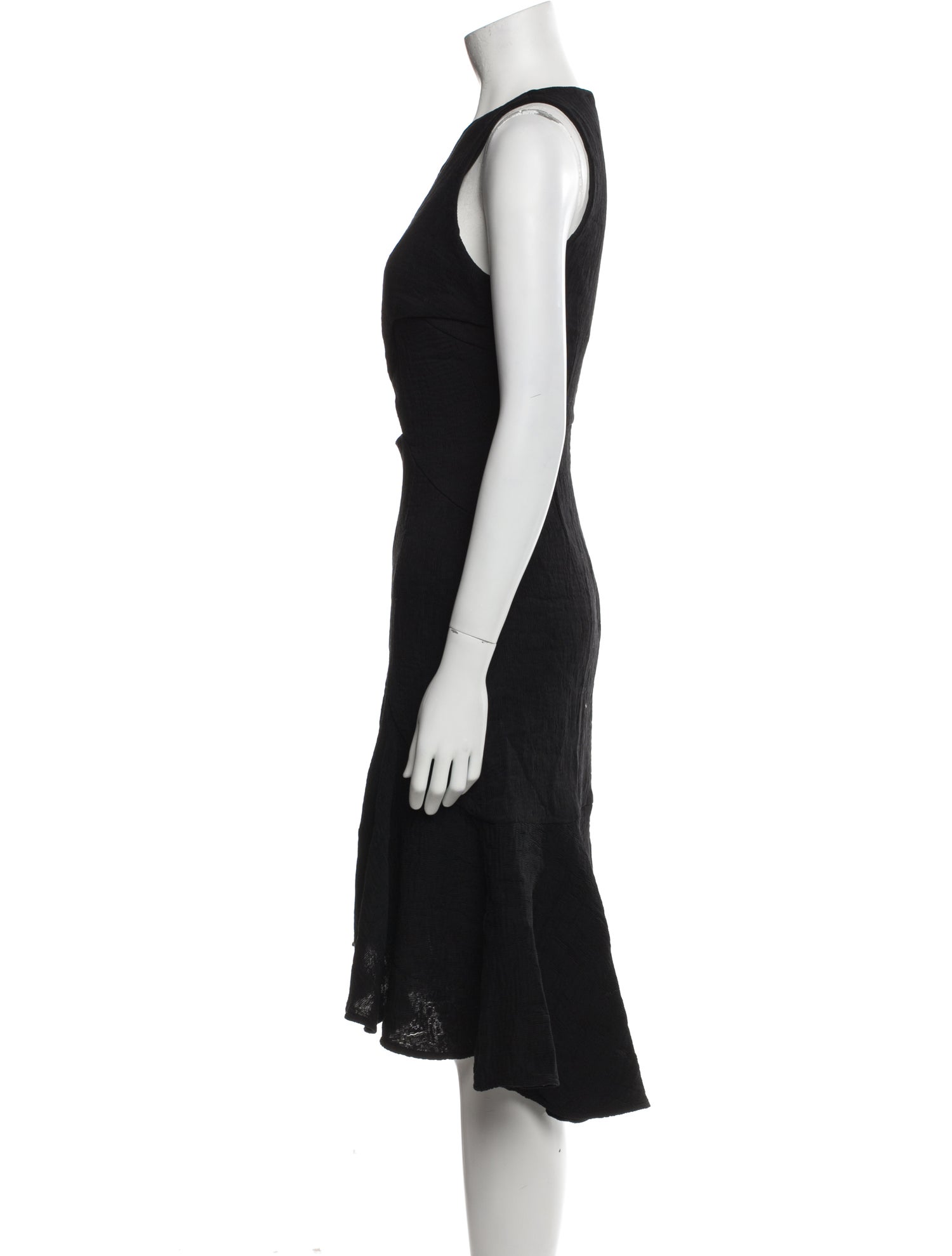Elliatt V-Neck Knee-Length Dress